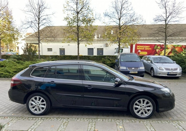 Renault Laguna cena 22999 przebieg: 208000, rok produkcji 2010 z Rzgów małe 781